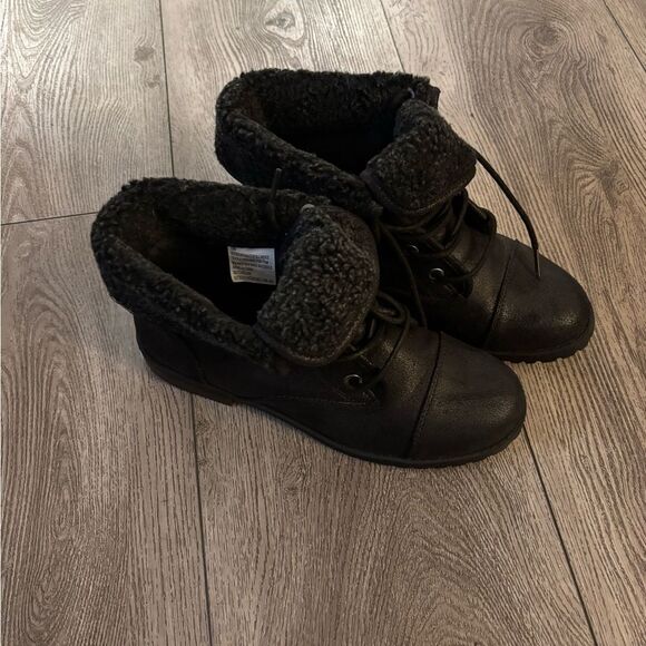 Seychelles Stylish Black combat Boots with Knit Cuff NWOT - Picture 4 of 12